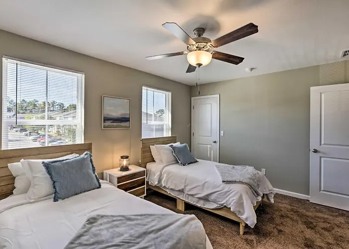 Ideally Located & Elegant W/ Balcony! * Tallahassee